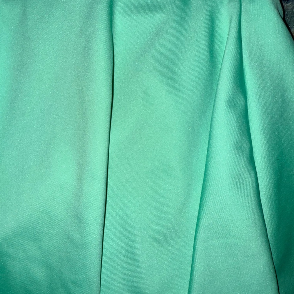 Women’s High Wasted Mint Green Breathable Skort - Picture 3 of 5